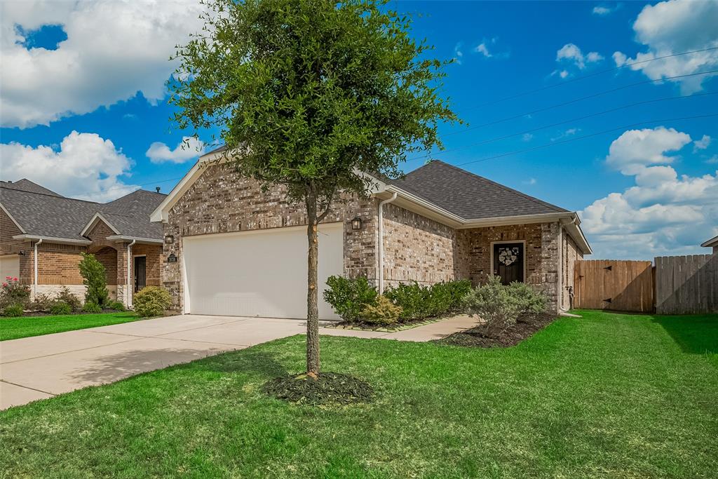 31731 Wellington Pass, Fulshear, Texas image 2