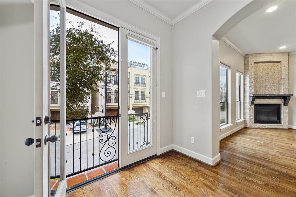 2304 Couch Street, Houston, Texas image 10