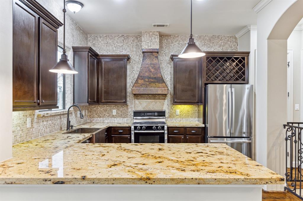 2304 Couch Street, Houston, Texas image 8
