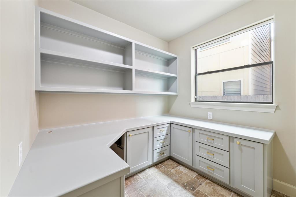 2304 Couch Street, Houston, Texas image 19