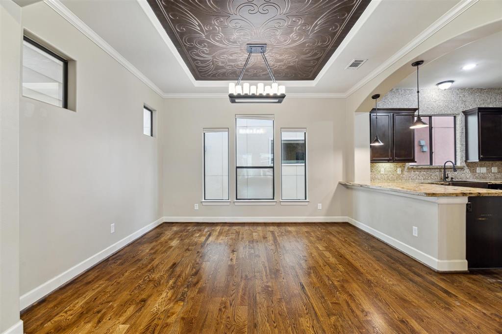 2304 Couch Street, Houston, Texas image 5