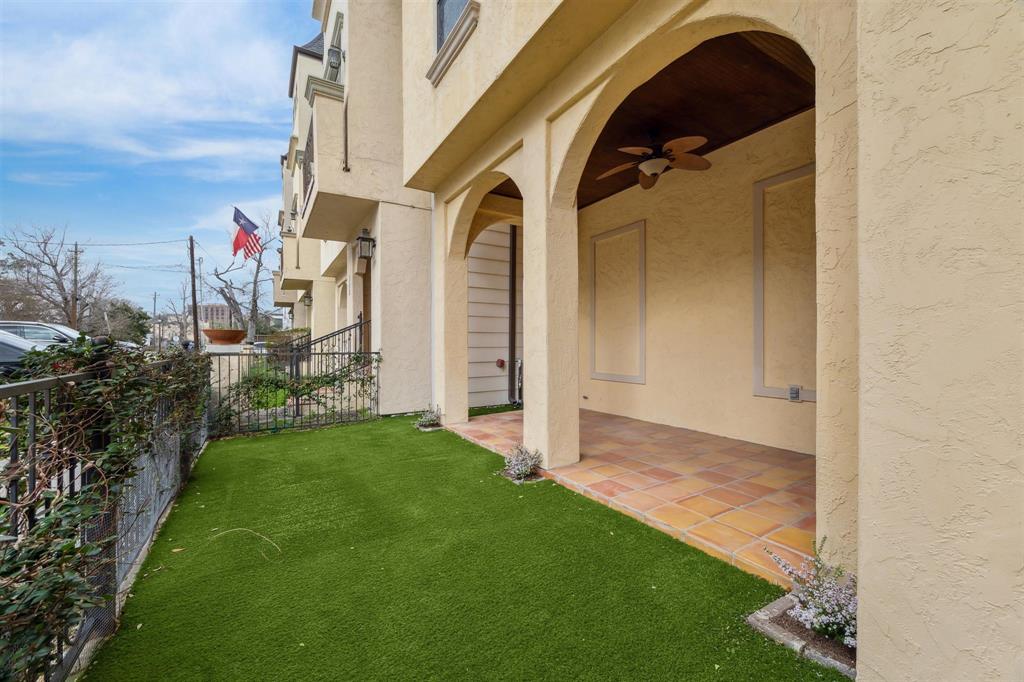 2304 Couch Street, Houston, Texas image 23
