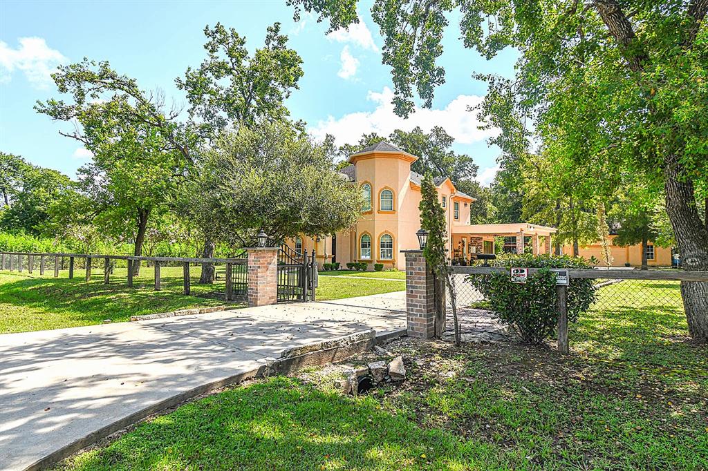 610 Wrangler Road, Simonton, Texas image 1