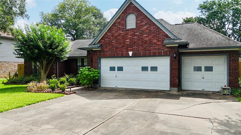 53 S Calla Lily Court, Lake Jackson, Texas image 4
