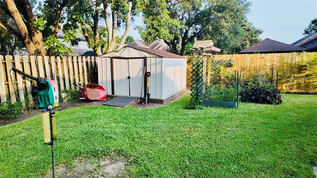 53 S Calla Lily Court, Lake Jackson, Texas image 22