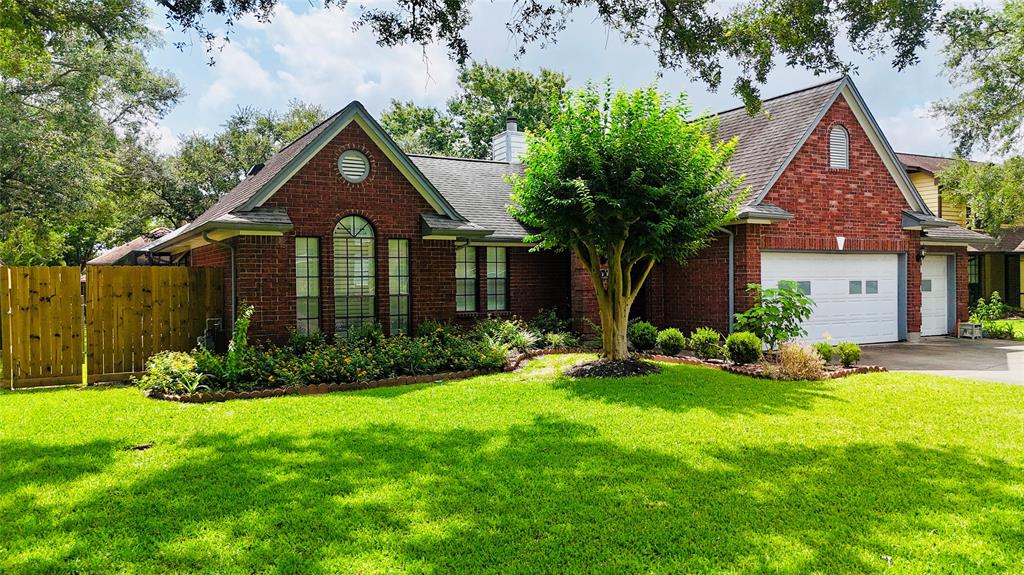 53 S Calla Lily Court, Lake Jackson, Texas image 1