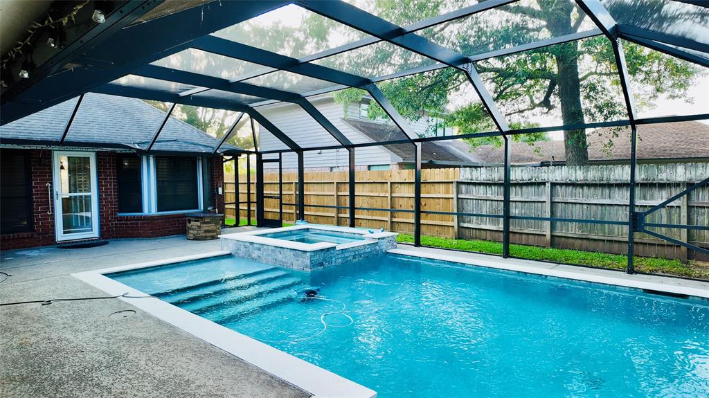 53 S Calla Lily Court, Lake Jackson, Texas image 20