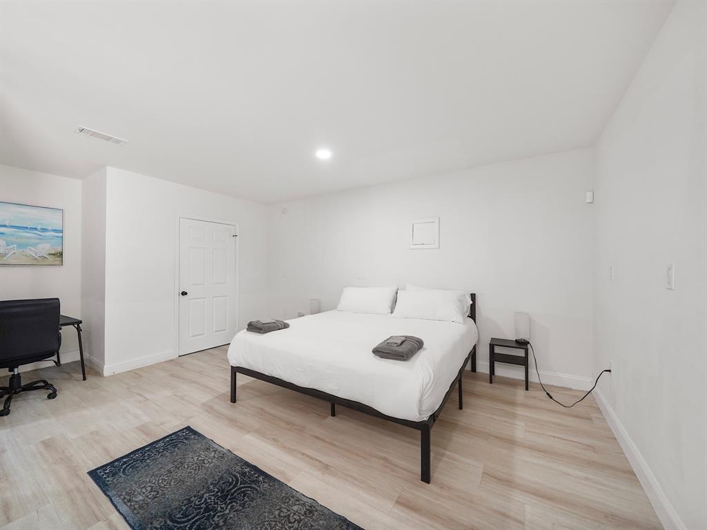 8007 Beluche Drive, Galveston, Texas image 30