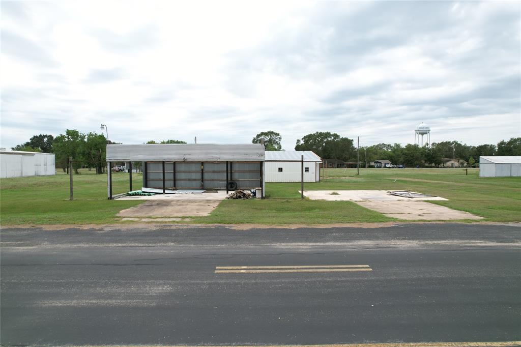 301 E Airline Avenue, Eagle Lake, Texas image 13