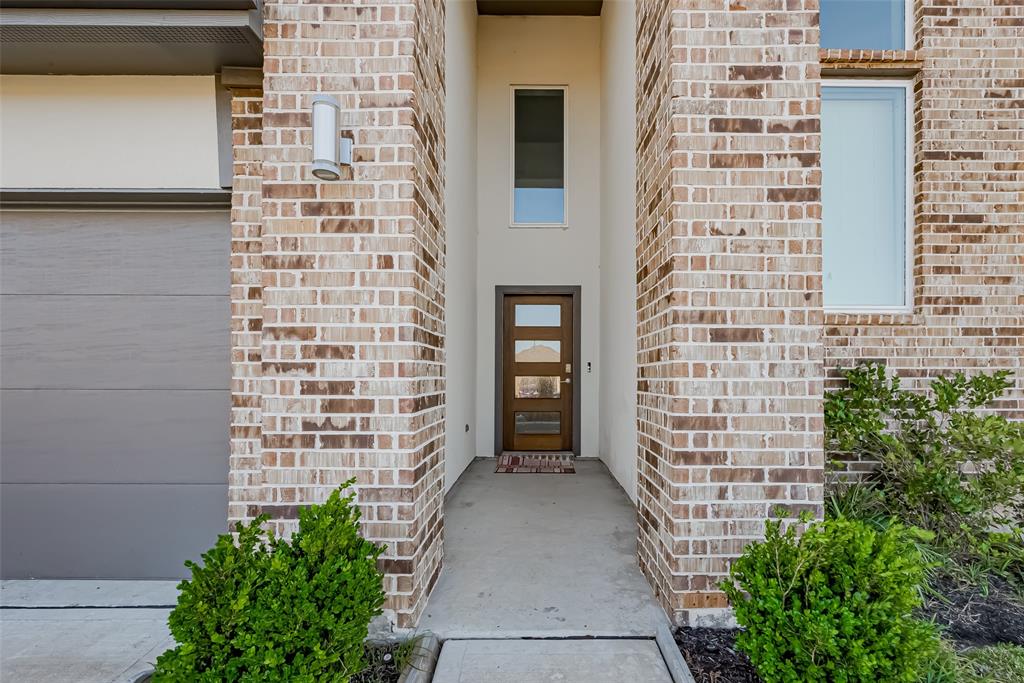 7427 Rainham Valley Lane, Richmond, Texas image 2