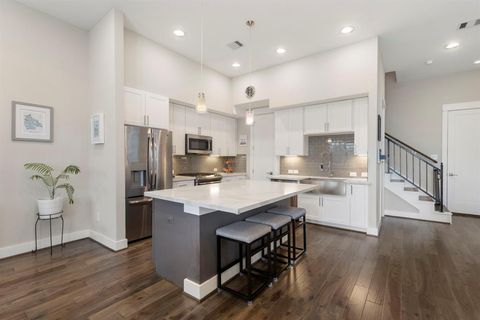 1703 Freeman Street Houston TX 77009