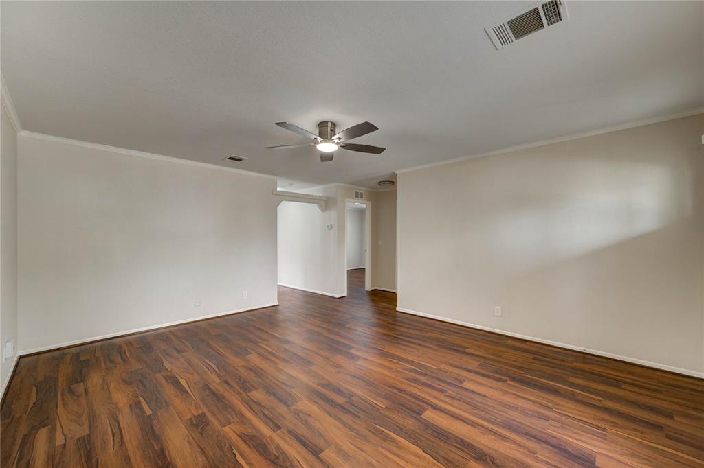 10011 Summerberry Lane, Tomball, Texas image 4