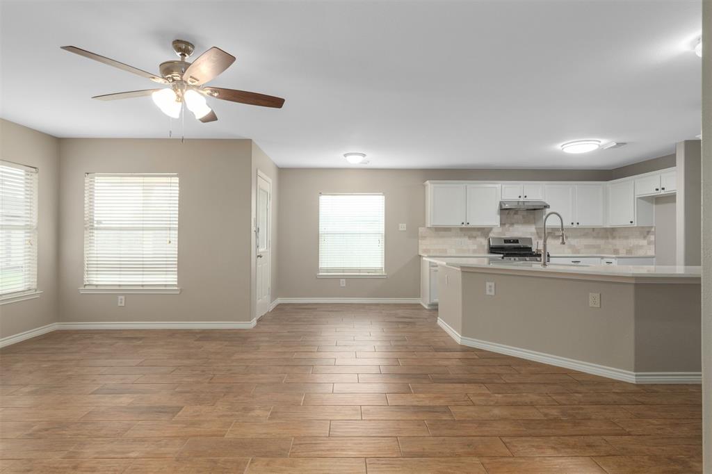 5206 Fairtide Drive, Baytown, Texas image 8