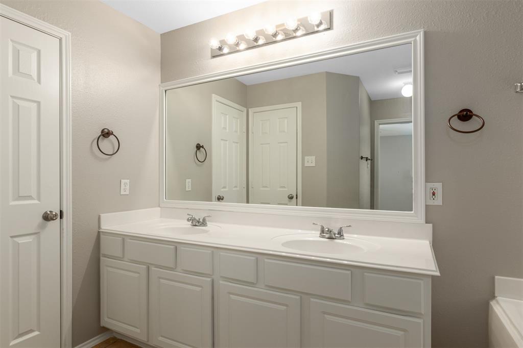 5206 Fairtide Drive, Baytown, Texas image 20