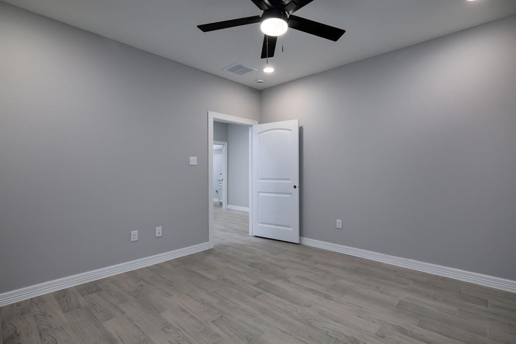 307 Grand View, Huntsville, Texas image 32