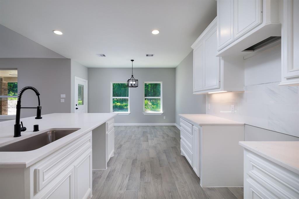 307 Grand View, Huntsville, Texas image 9