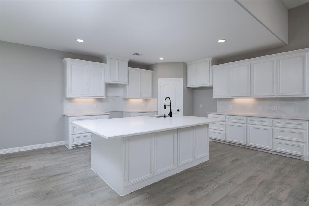307 Grand View, Huntsville, Texas image 11
