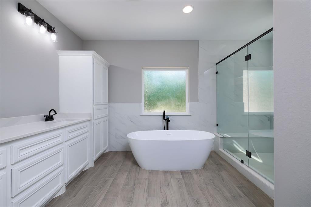 307 Grand View, Huntsville, Texas image 22