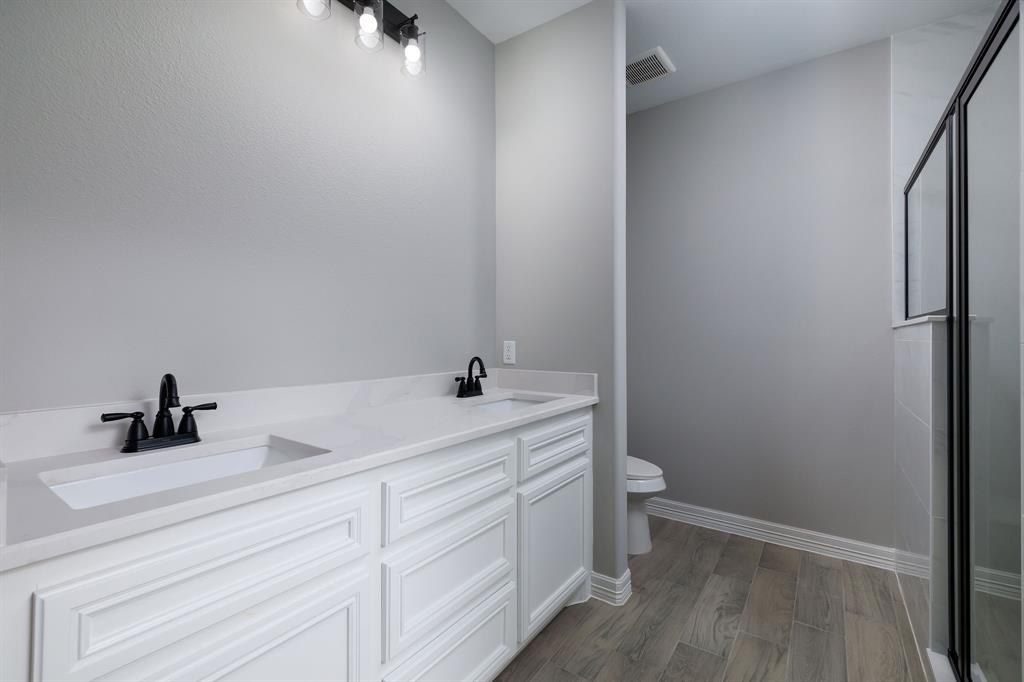 307 Grand View, Huntsville, Texas image 21
