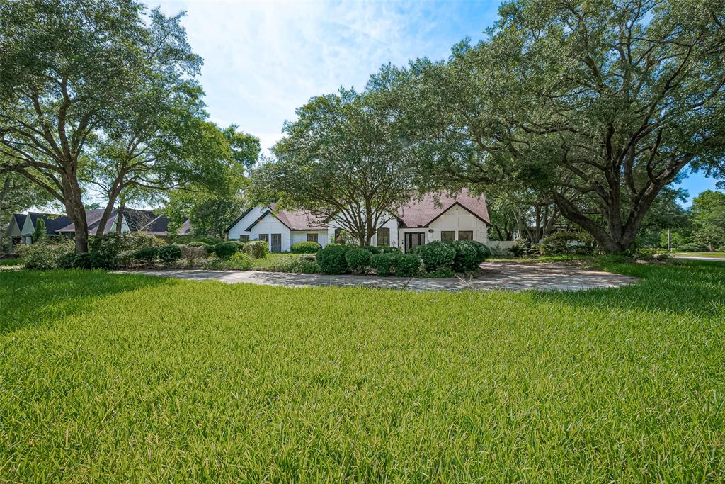 702 Pine Hollow Drive