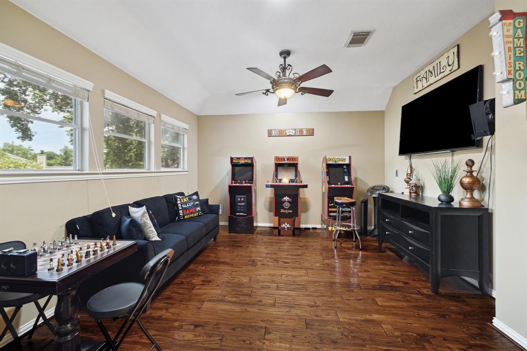 4011 Bellinger Way, Missouri City, Texas image 7