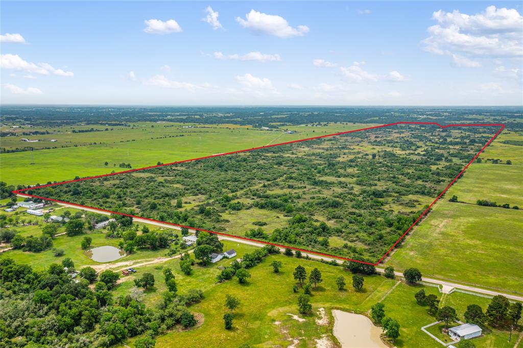 1055 Lisa Mae Road, Bellville, Texas image 2