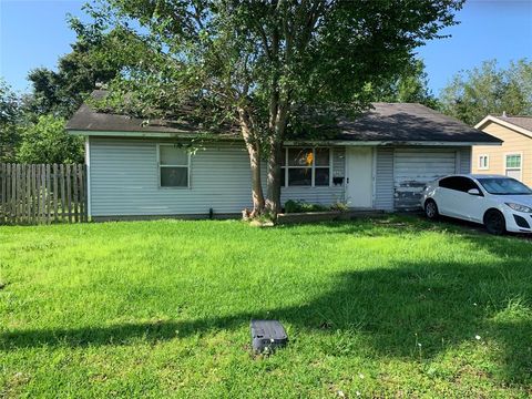 Single Family Residence in Houston TX 13378 Corpus Christi Street.jpg