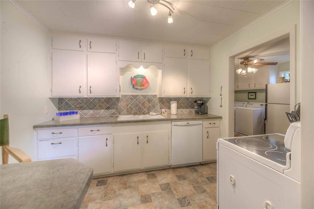 411 County Road, Goodrich, Texas image 5