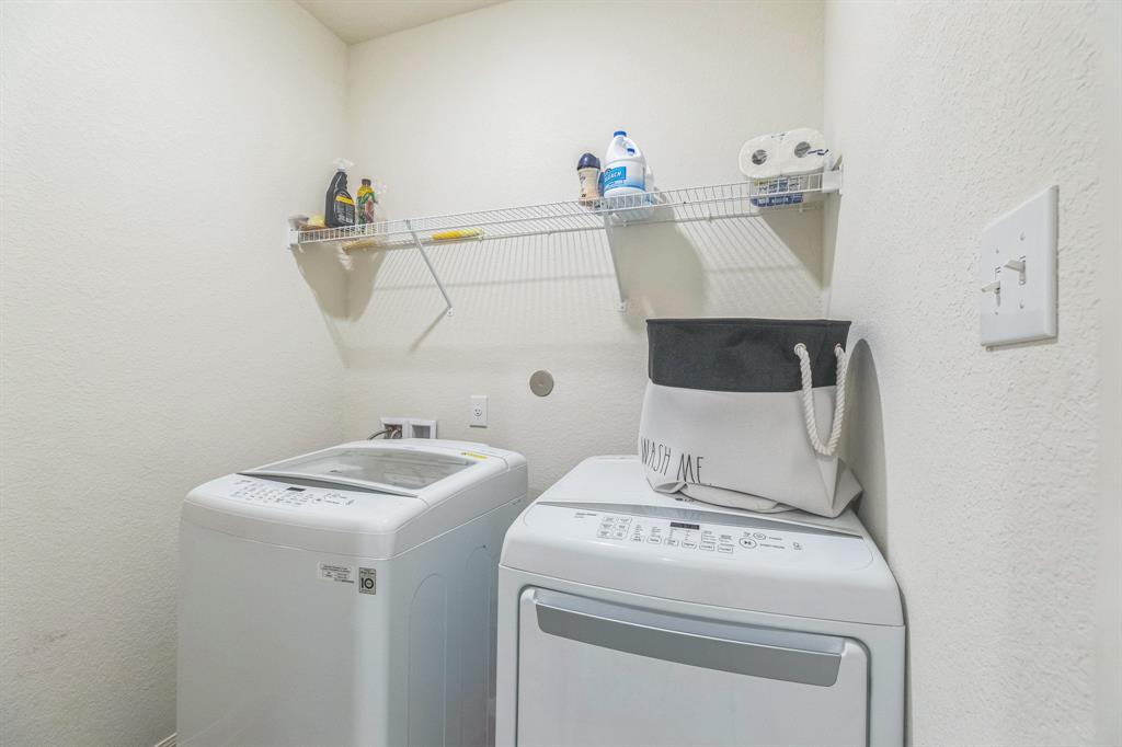9526 Opal Gates Drive, Rosharon, Texas image 30