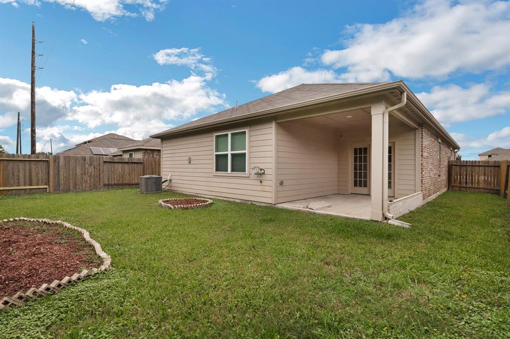 9526 Opal Gates Drive, Rosharon, Texas image 4