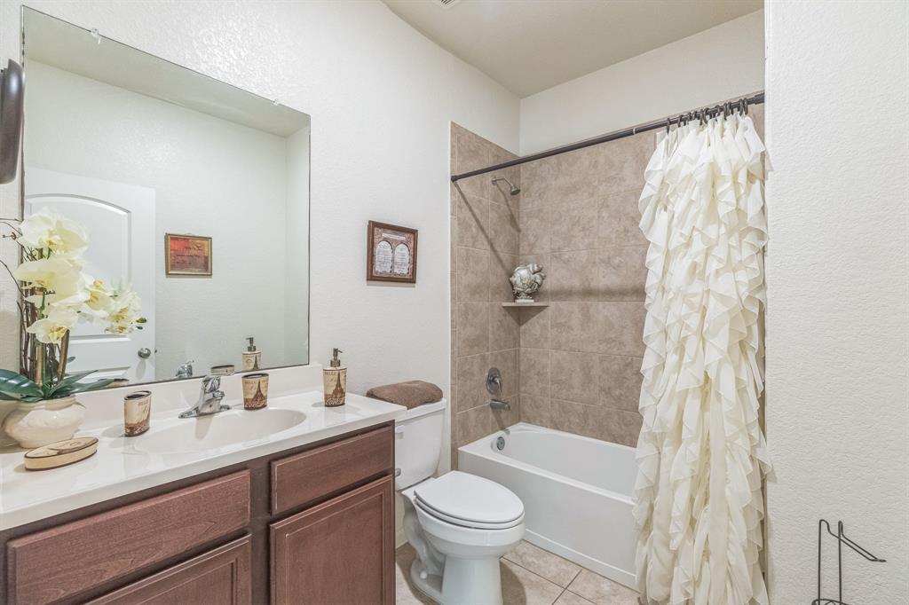 9526 Opal Gates Drive, Rosharon, Texas image 27