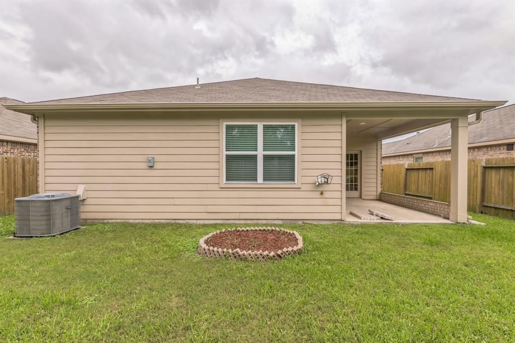 9526 Opal Gates Drive, Rosharon, Texas image 2