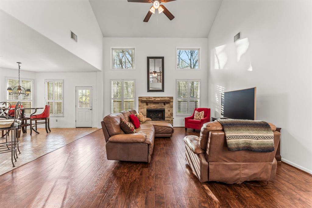 11 Snow Woods Court, The Woodlands, Texas image 6