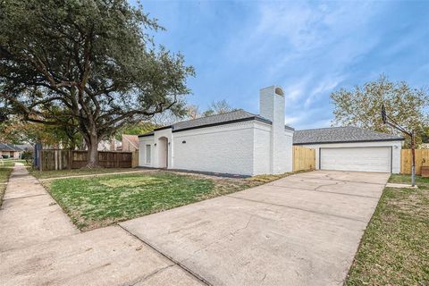 Single Family Residence in Houston TX 10811 Villa Lea Lane.jpg
