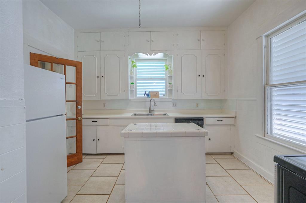 3115 Avenue P 1/2, Galveston, Texas image 14