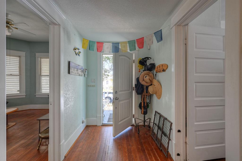 3115 Avenue P 1/2, Galveston, Texas image 24