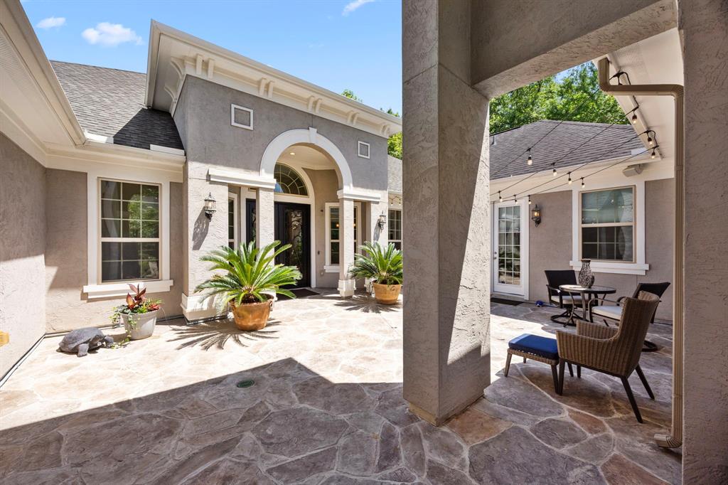 22 Aviano Circle, Missouri City, Texas image 4