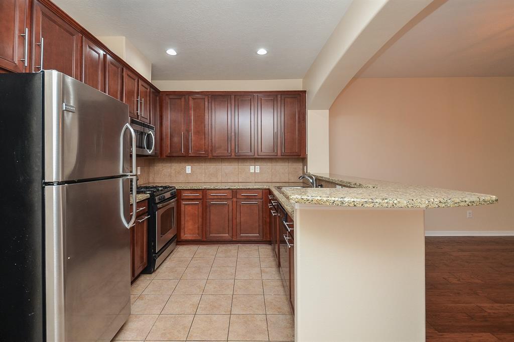18724 Cypress Loch Drive, Spring, Texas image 8