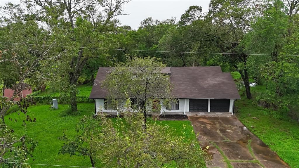 12247 Oakline Drive, Brookside Village, Texas image 38