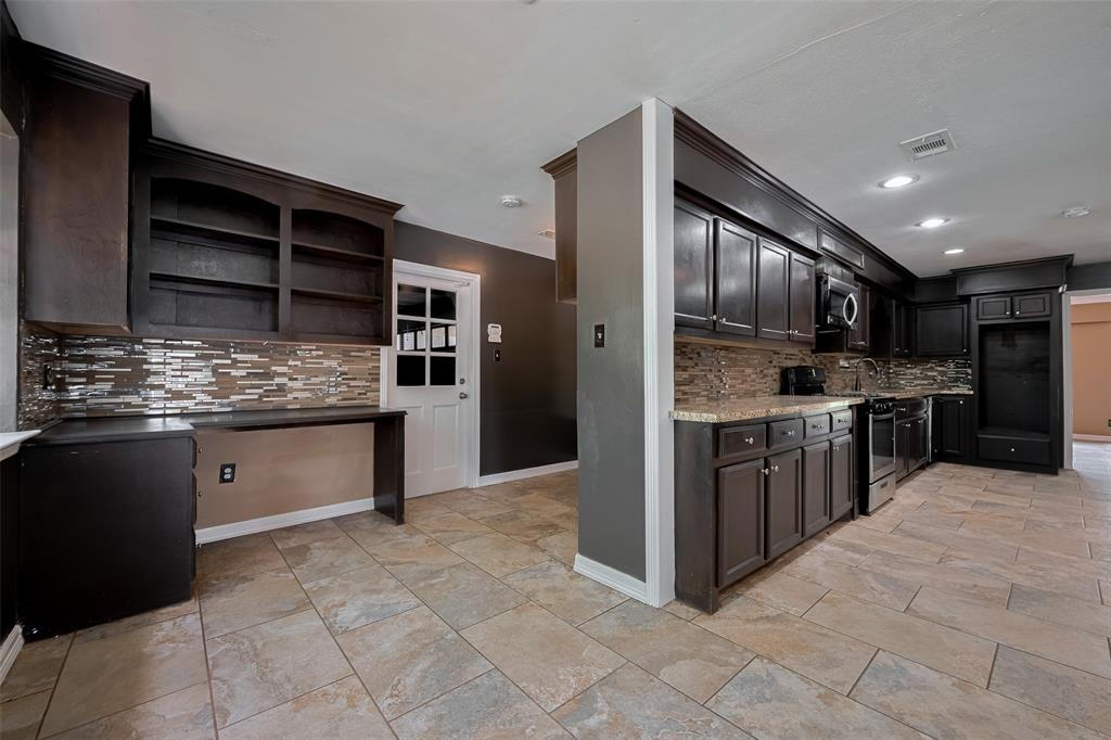 15509 Lakeview Drive, Jersey Village, Texas image 12
