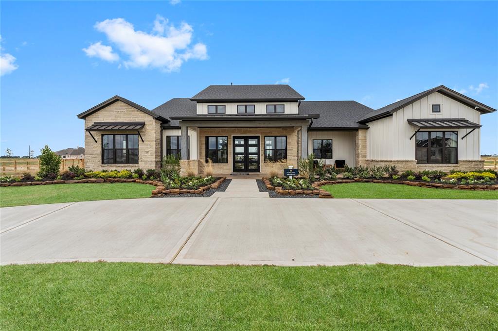 2001 Whispering Oaks Lane, Waller, Texas image 1