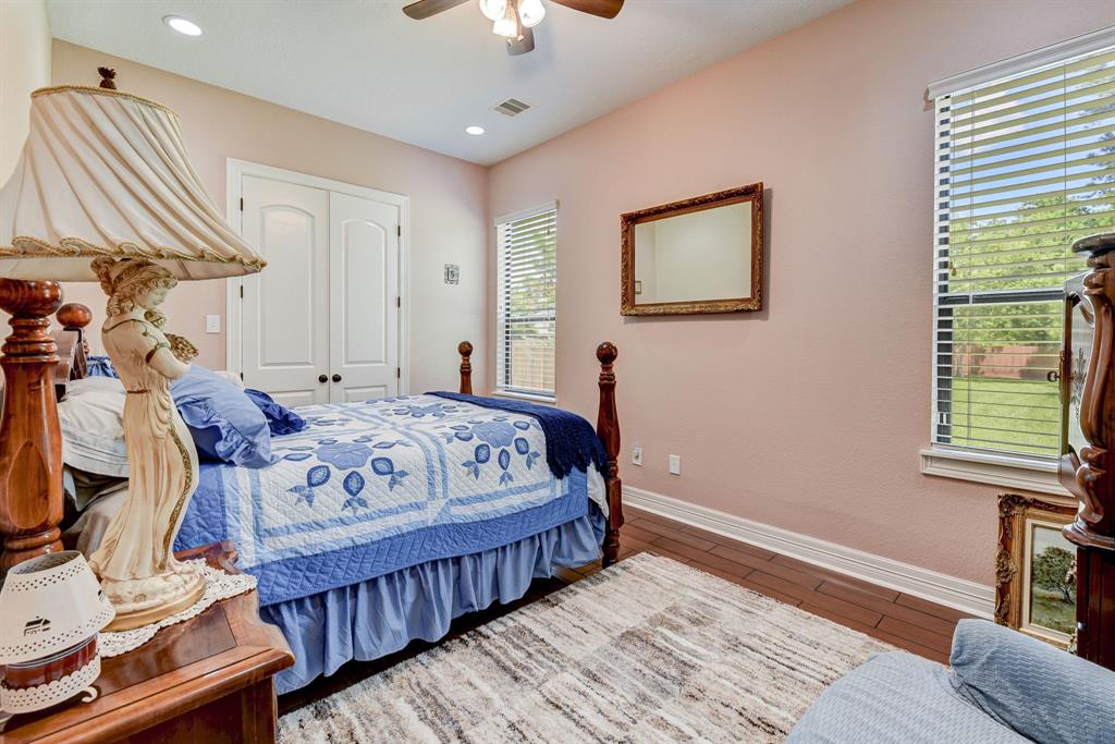 5603 Forest Cove Drive, Dickinson, Texas image 23