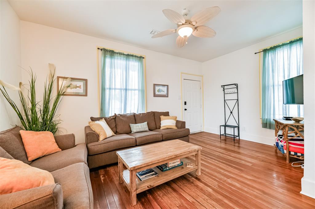 Galveston, Texas 77550, United States, 4 Bedrooms Bedrooms, ,3 BathroomsBathrooms,Residential,Active,176262