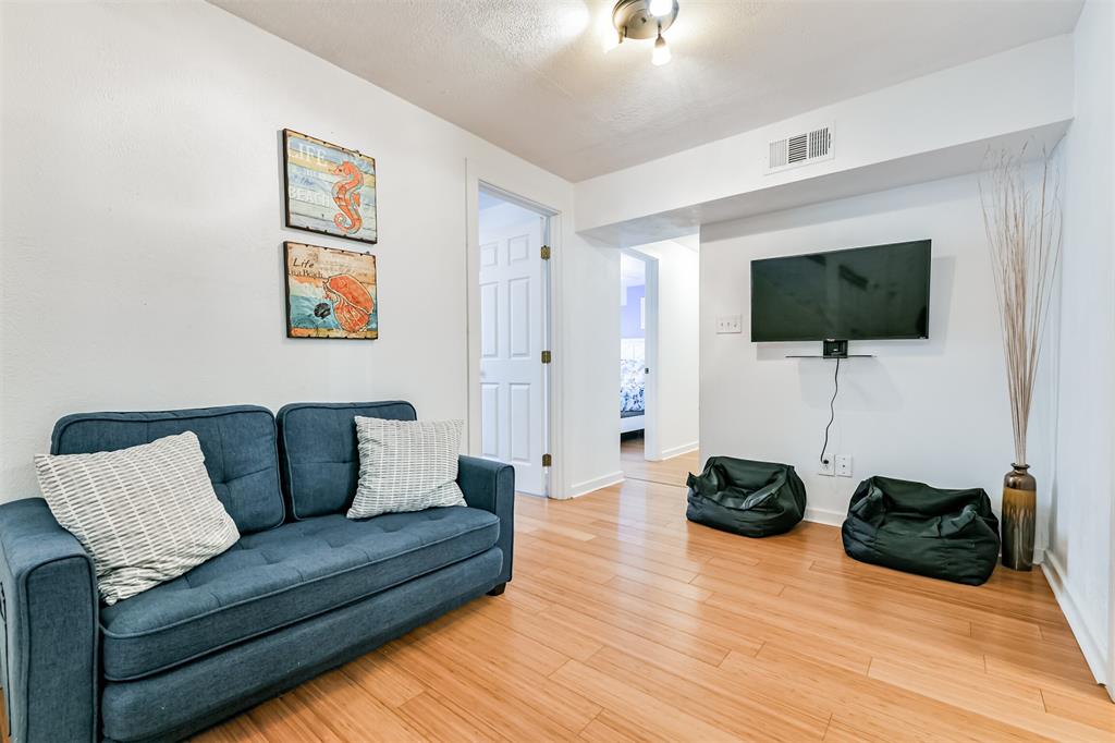 Galveston, Texas 77550, United States, 4 Bedrooms Bedrooms, ,3 BathroomsBathrooms,Residential,Active,176262