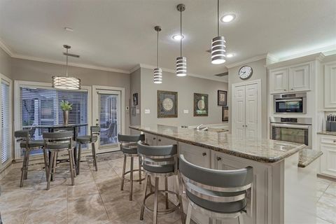 Single Family Residence in The Woodlands TX 198 Berryline Circle 19.jpg