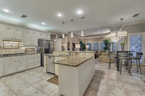 Single Family Residence in The Woodlands TX 198 Berryline Circle 14.jpg