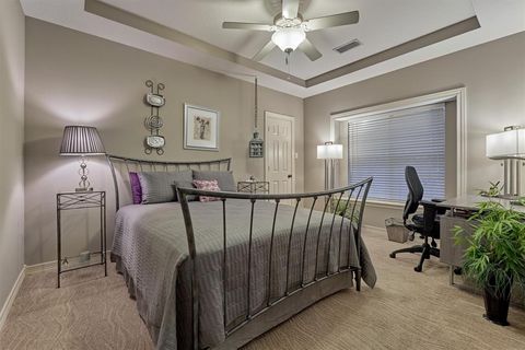 Single Family Residence in The Woodlands TX 198 Berryline Circle 32.jpg