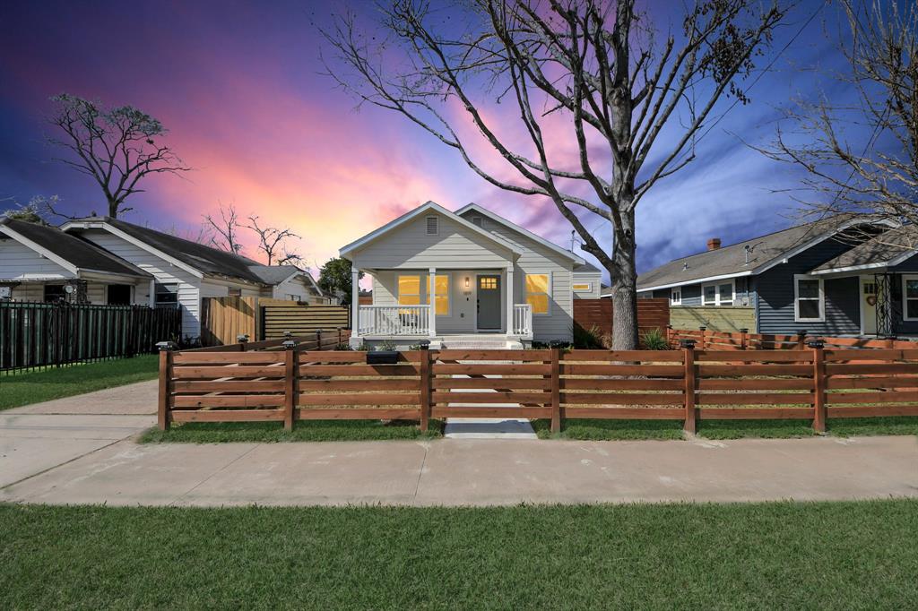 1819 Studewood Street, Houston, Texas image 2