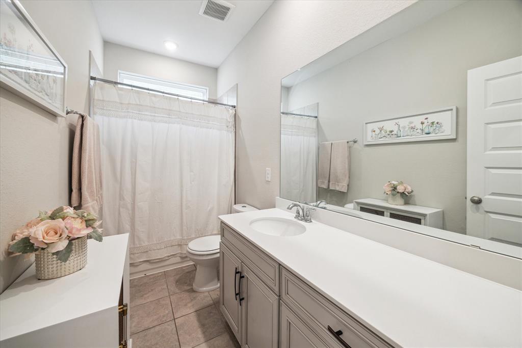 10407 Quiet Courtyard Road, Houston, Texas image 15