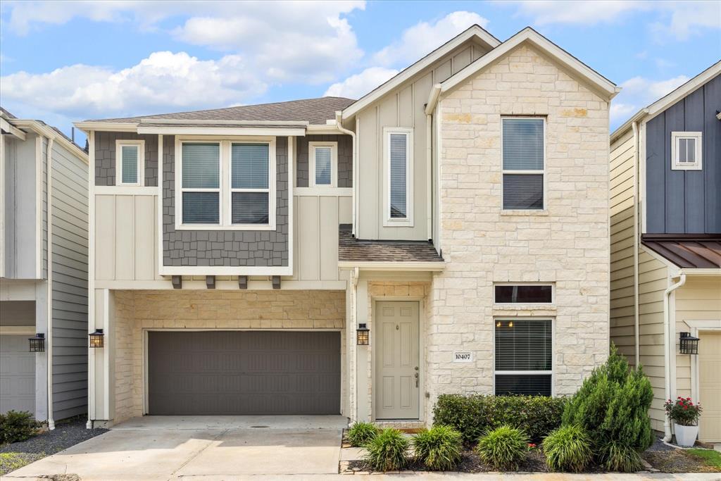 10407 Quiet Courtyard Road, Houston, Texas image 1